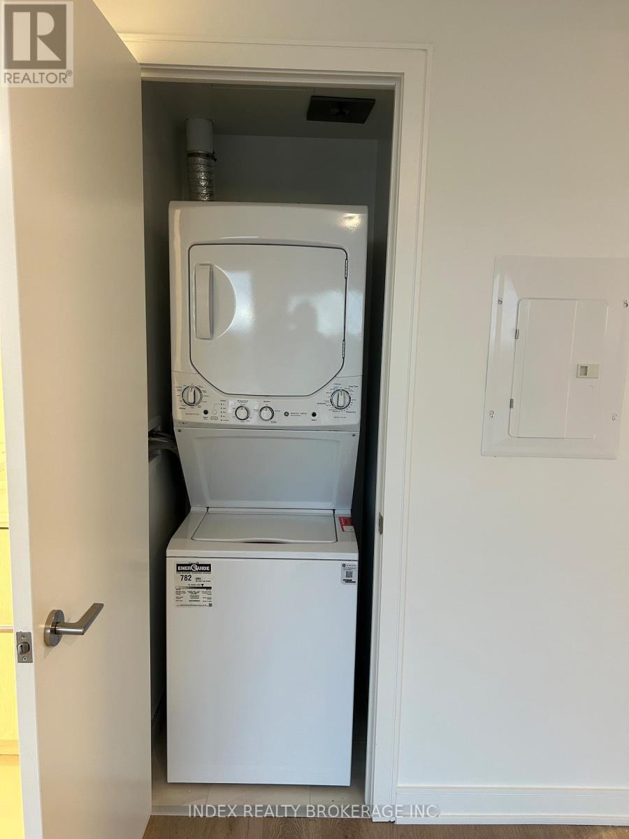 3009 Novar Road, Mississauga, Ontario L5B 1H7 - Photo 9 - W12592458