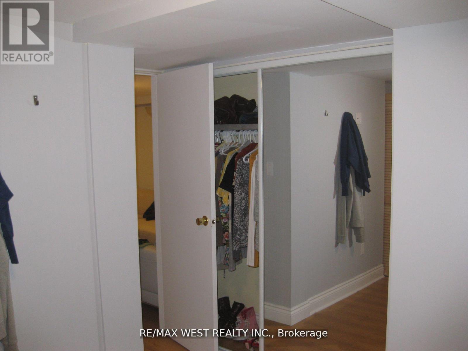 3rd Floor - 237 Vaughan Road, Toronto, Ontario  M6C 2M8 - Photo 10 - C12595296