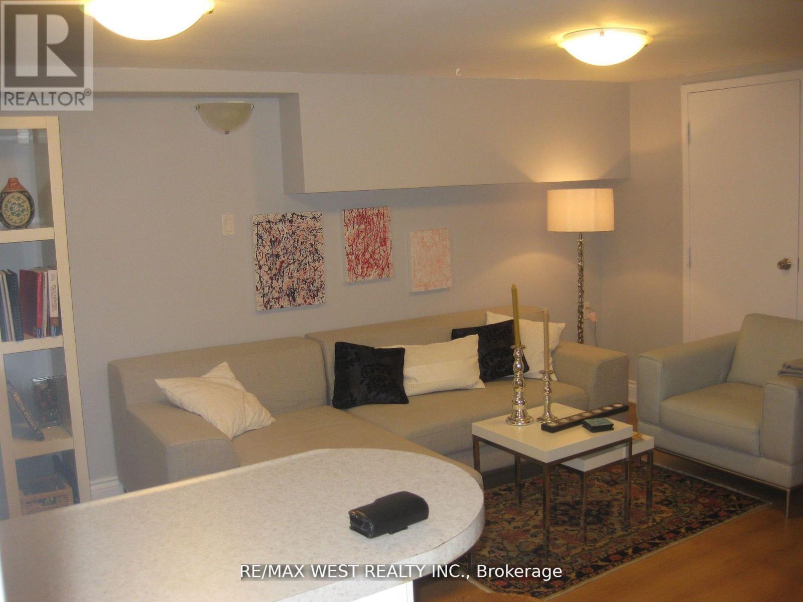 3rd Floor - 237 Vaughan Road, Toronto, Ontario  M6C 2M8 - Photo 4 - C12595296