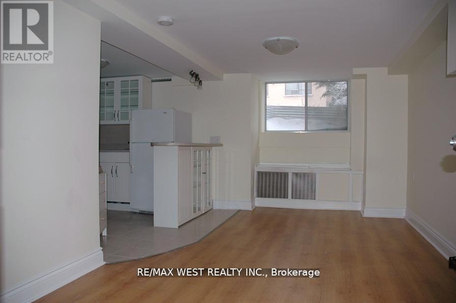 3rd Floor - 237 Vaughan Road, Toronto, Ontario  M6C 2M8 - Photo 9 - C12595296