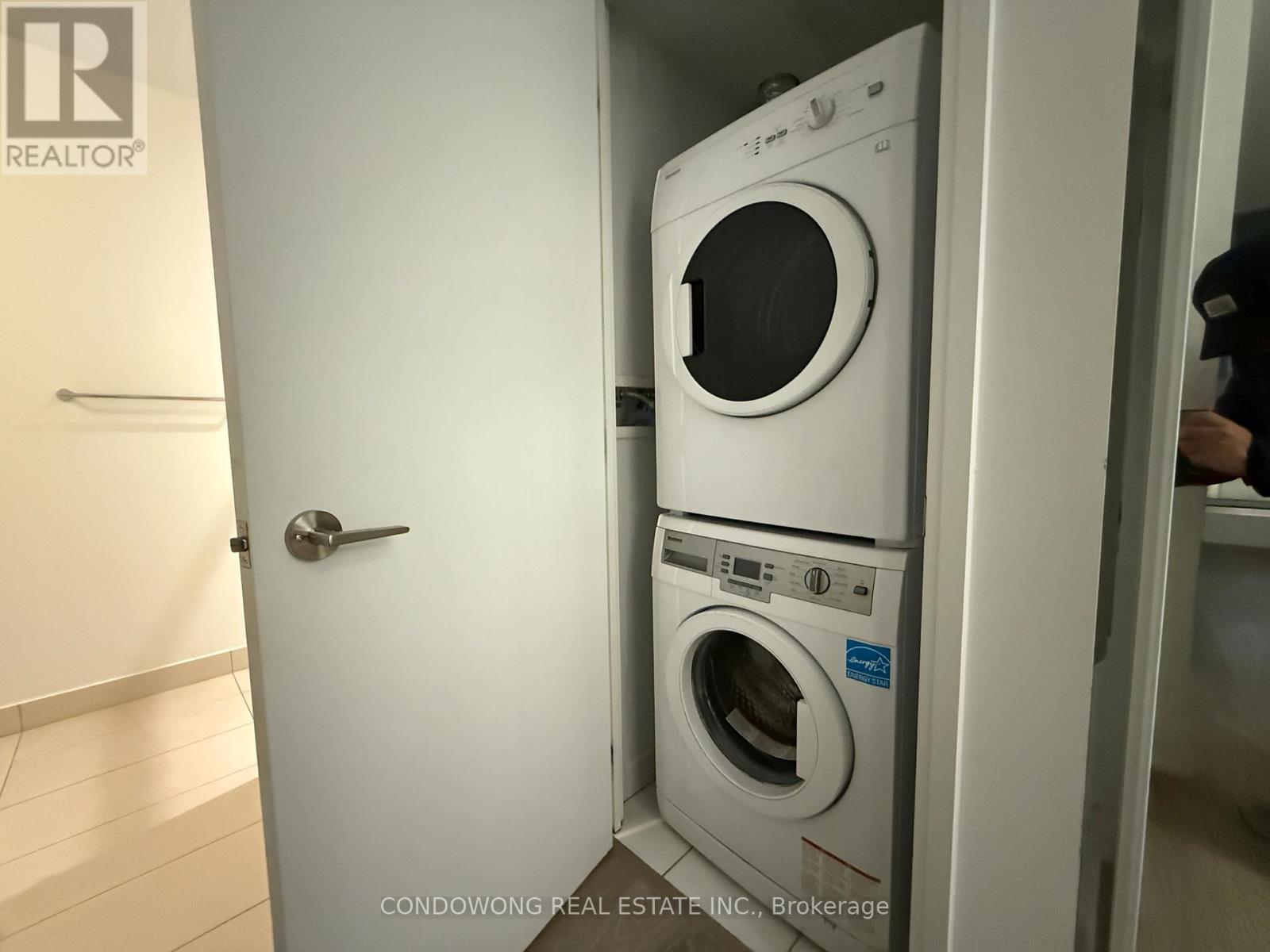 615 - 181 Dundas Street E, Toronto, Ontario M5A 0N5 - Photo 2 - C12595364