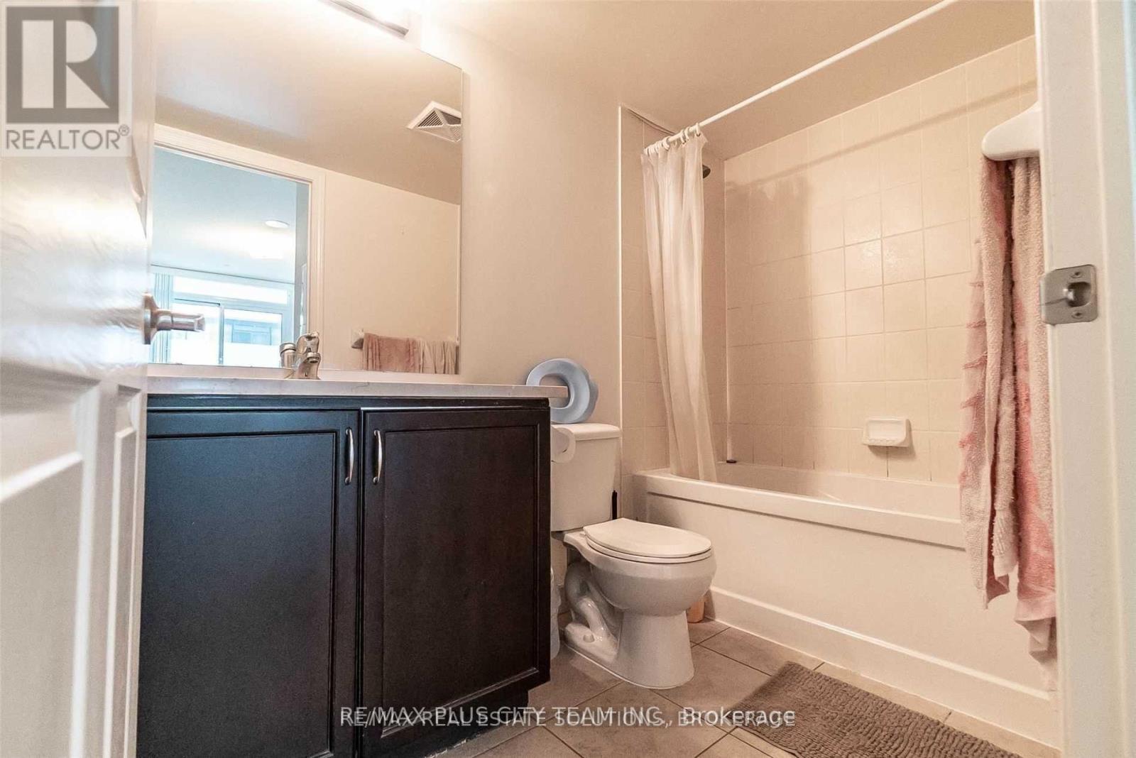 1009 - 19 Grand Trunk Crescent, Toronto, Ontario M5J 3A3 - Photo 15 - C12595404