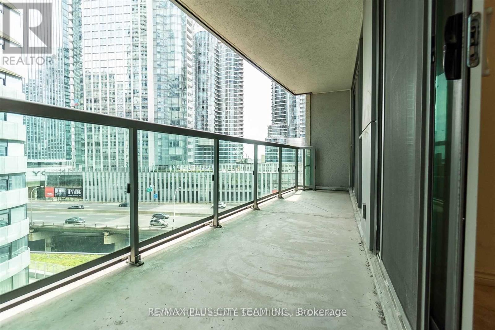 1009 - 19 Grand Trunk Crescent, Toronto, Ontario M5J 3A3 - Photo 17 - C12595404