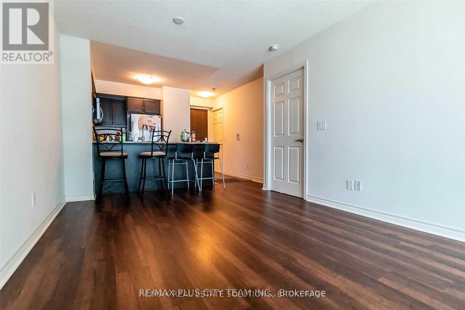 1009 - 19 Grand Trunk Crescent, Toronto, Ontario M5J 3A3 - Photo 3 - C12595404