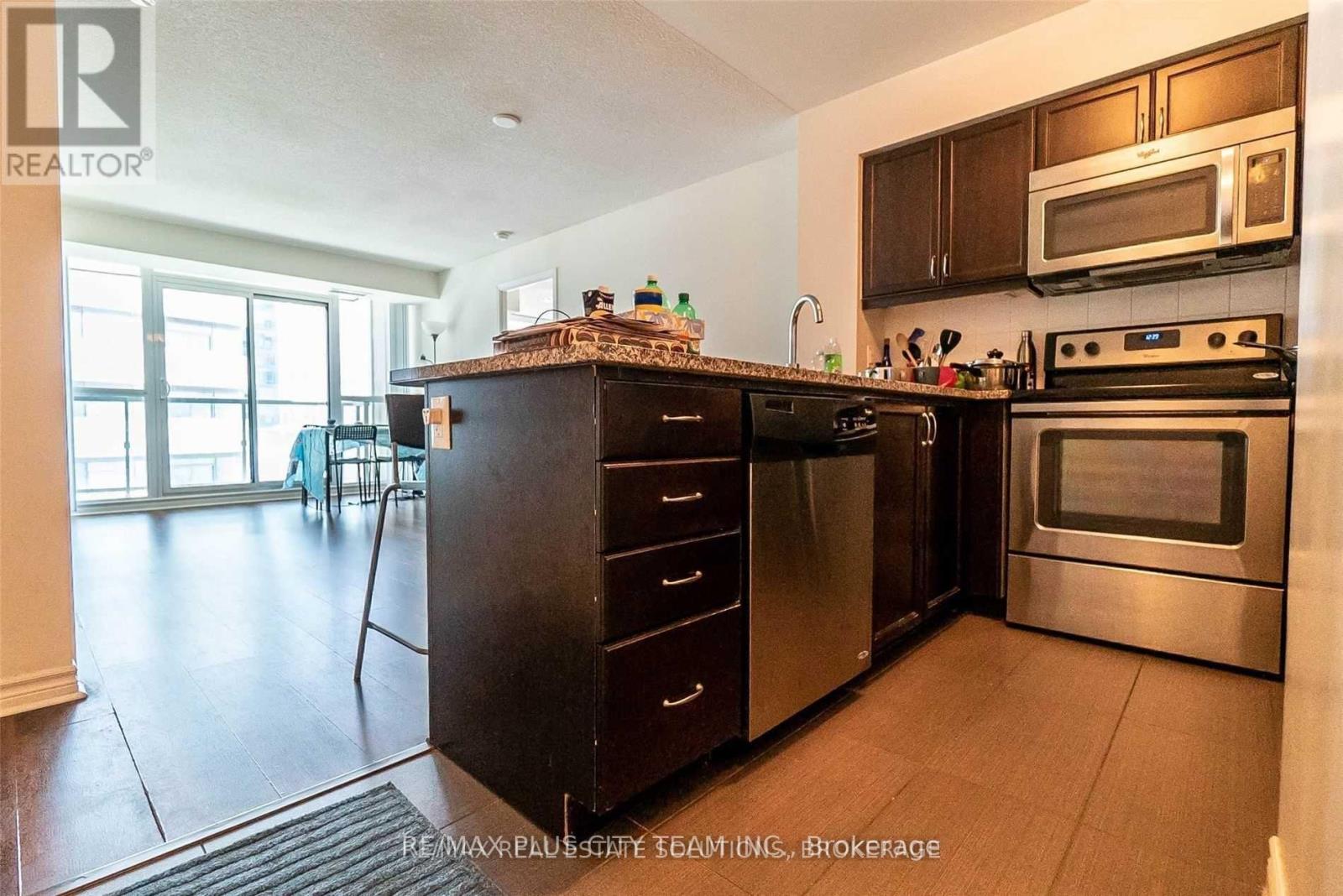 1009 - 19 Grand Trunk Crescent, Toronto, Ontario M5J 3A3 - Photo 5 - C12595404