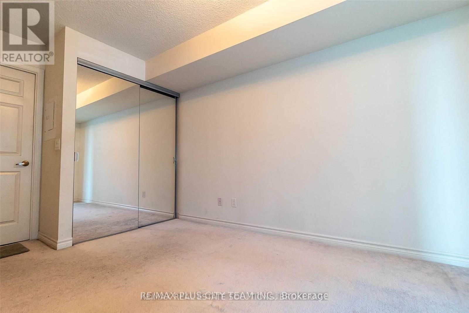 1009 - 19 Grand Trunk Crescent, Toronto, Ontario M5J 3A3 - Photo 9 - C12595404