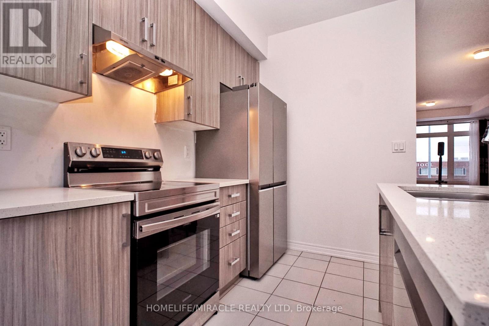 59 Sorbara Way, Whitby, Ontario L1M 0M4 - Photo 12 - E12595304