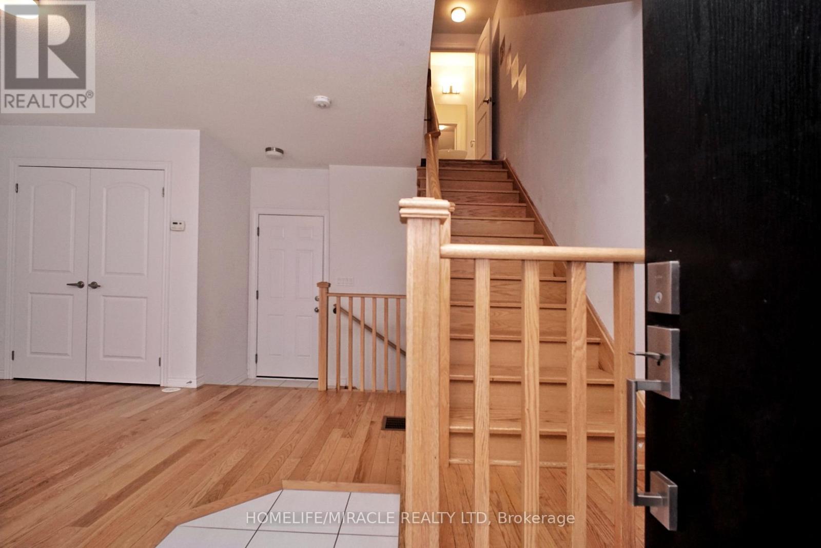 59 Sorbara Way, Whitby, Ontario L1M 0M4 - Photo 4 - E12595304