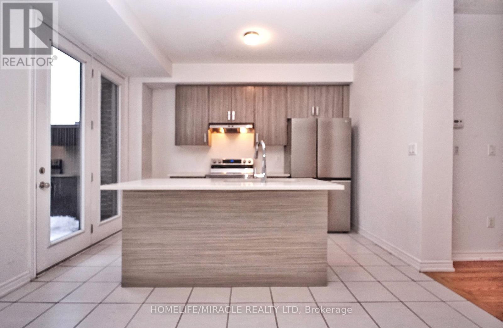 59 Sorbara Way, Whitby, Ontario L1M 0M4 - Photo 9 - E12595304