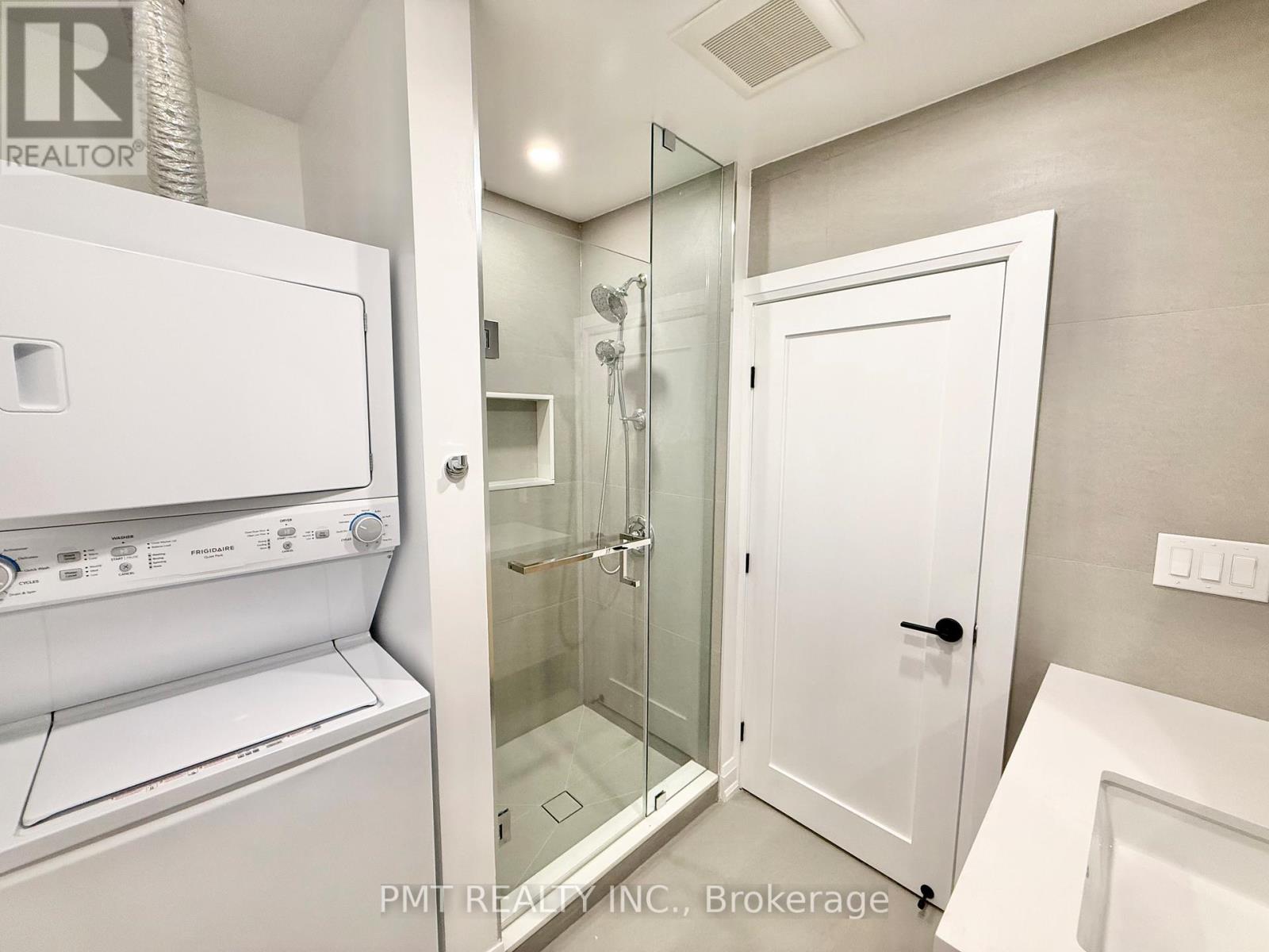 Upper - 1164 Queen Street E, Toronto, Ontario M4M 1L4 - Photo 10 - E12595440