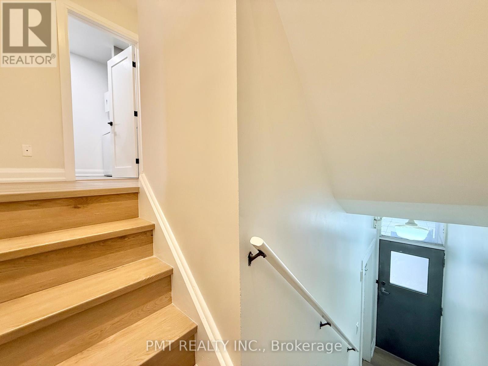 Upper - 1164 Queen Street E, Toronto, Ontario M4M 1L4 - Photo 11 - E12595440