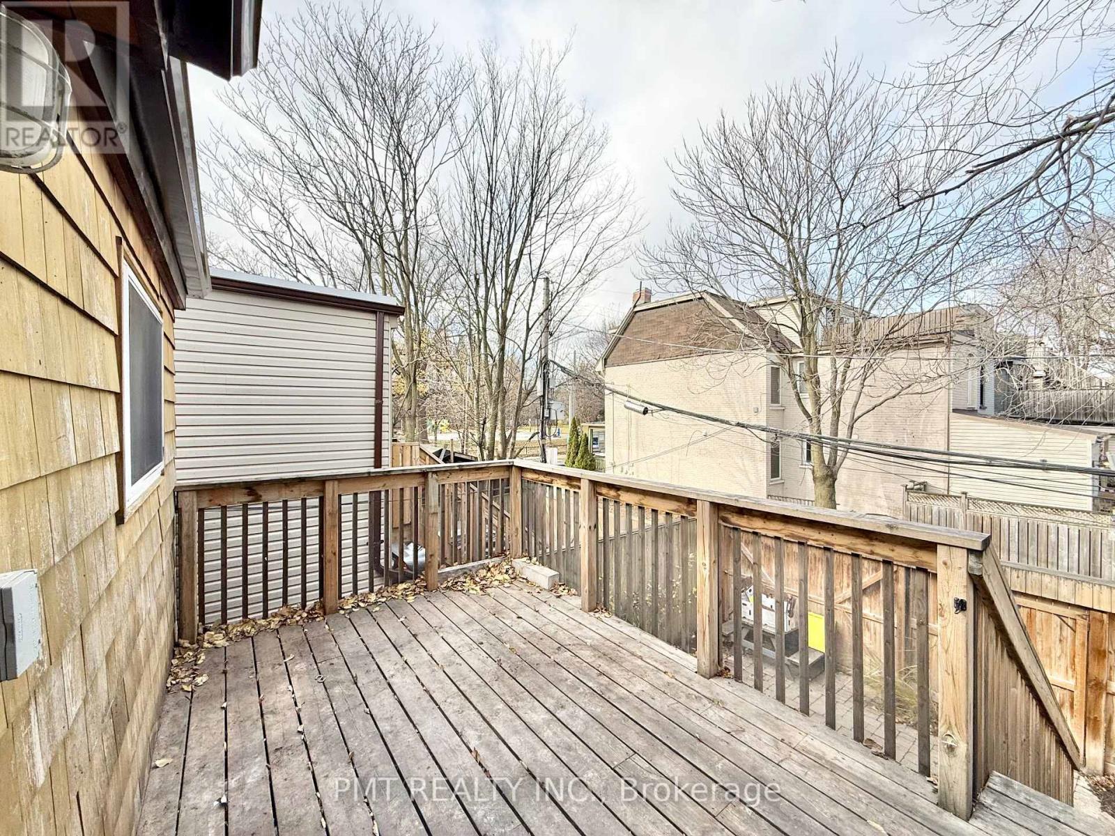 Upper - 1164 Queen Street E, Toronto, Ontario M4M 1L4 - Photo 13 - E12595440