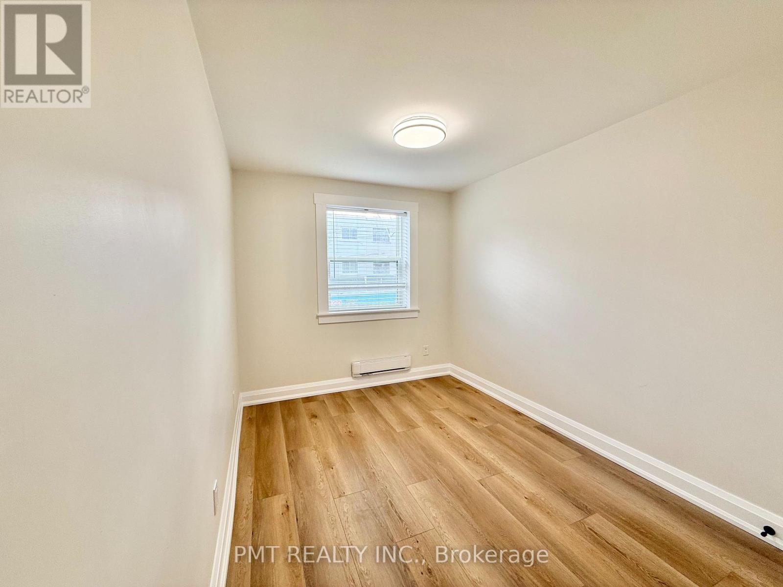 Upper - 1164 Queen Street E, Toronto, Ontario M4M 1L4 - Photo 7 - E12595440