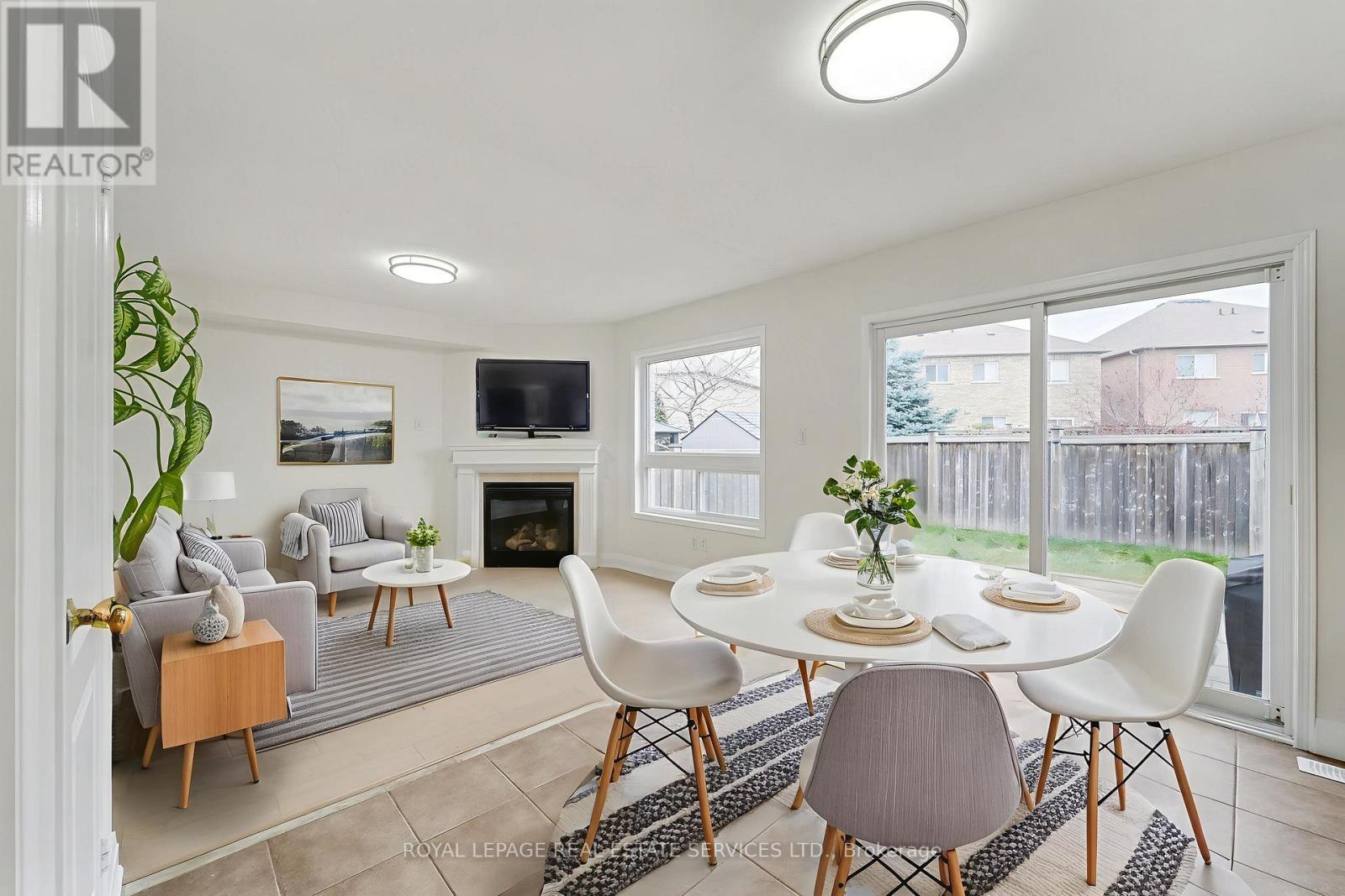 386 Reeves Way Boulevard, Whitchurch-Stouffville, Ontario L4A 0J8 - Photo 11 - N12595430