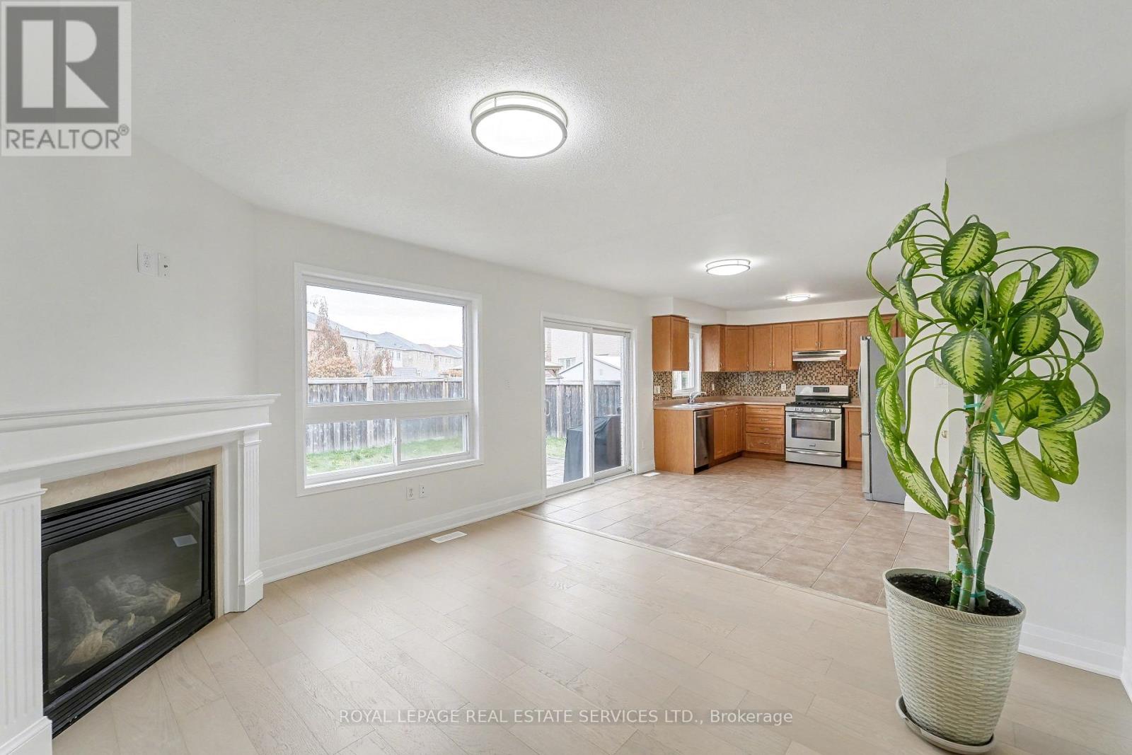 386 Reeves Way Boulevard, Whitchurch-Stouffville, Ontario L4A 0J8 - Photo 15 - N12595430