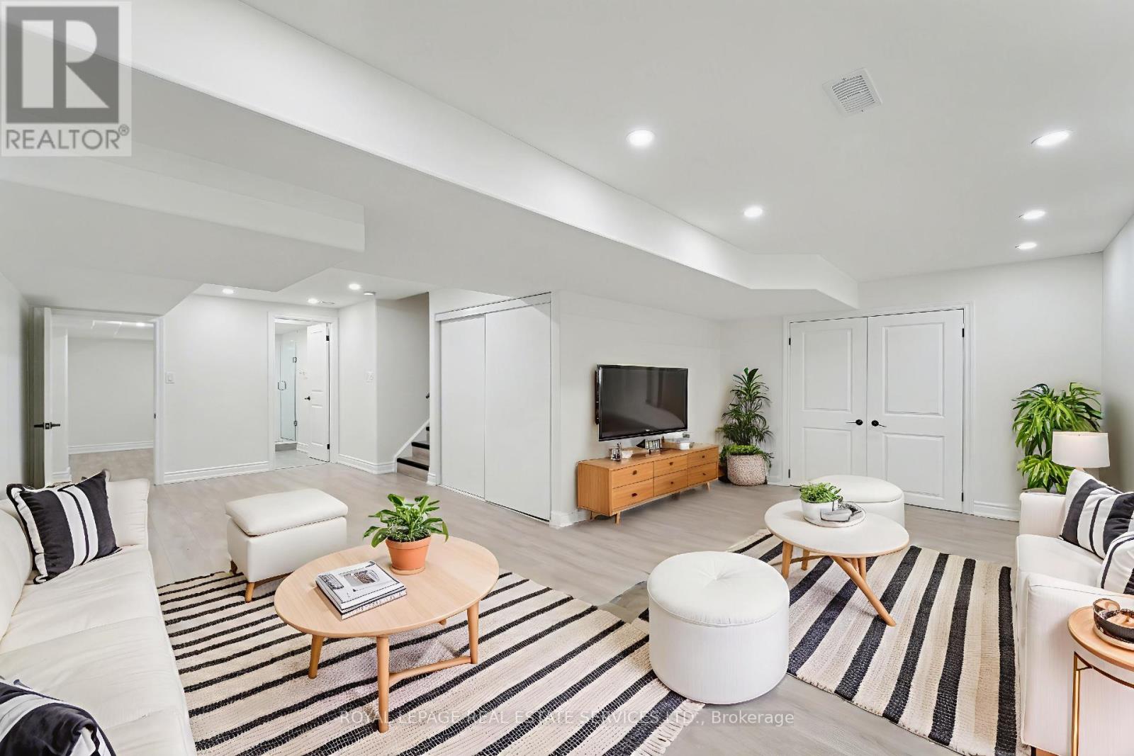 386 Reeves Way Boulevard, Whitchurch-Stouffville, Ontario L4A 0J8 - Photo 40 - N12595430