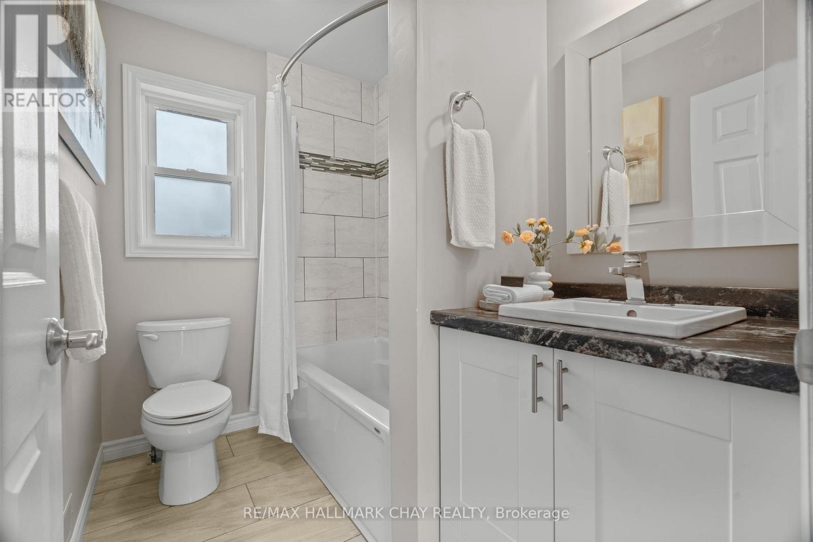 4 - 1 Olive Crescent, Orillia, Ontario  L3V 7N5 - Photo 19 - S12595432