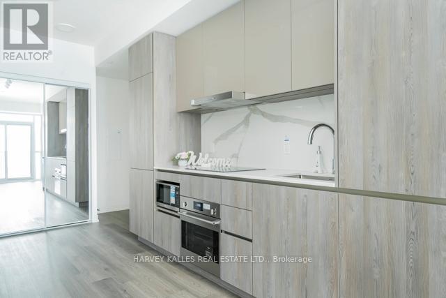 2907 - 8 Interchange Way, Vaughan, Ontario L4K 0R2 - Photo 7 - N12595302