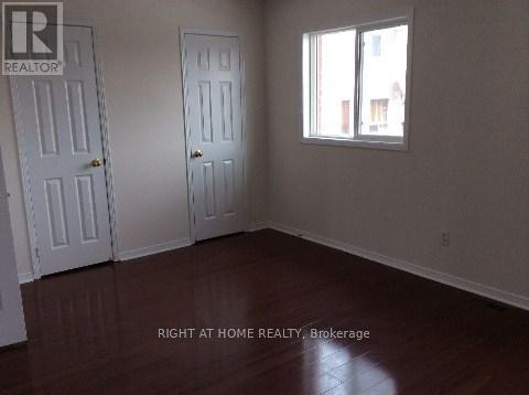 830 Avonshire Court, Mississauga, Ontario L5V 2P2 - Photo 13 - W12565080