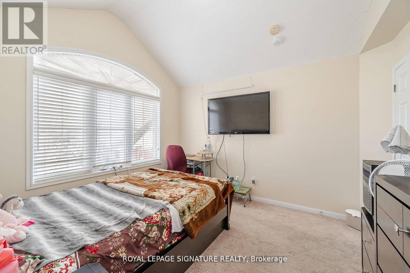 21 Alboreto Way, Brampton, Ontario L6X 0N5 - Photo 4 - W12595282