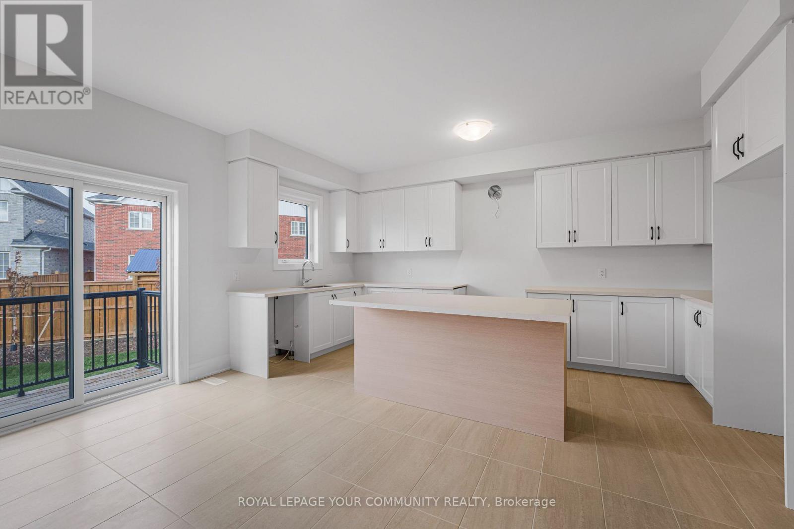 14 Donnybrook Court, Brampton, Ontario L7A 1Y2 - Photo 11 - W12595290