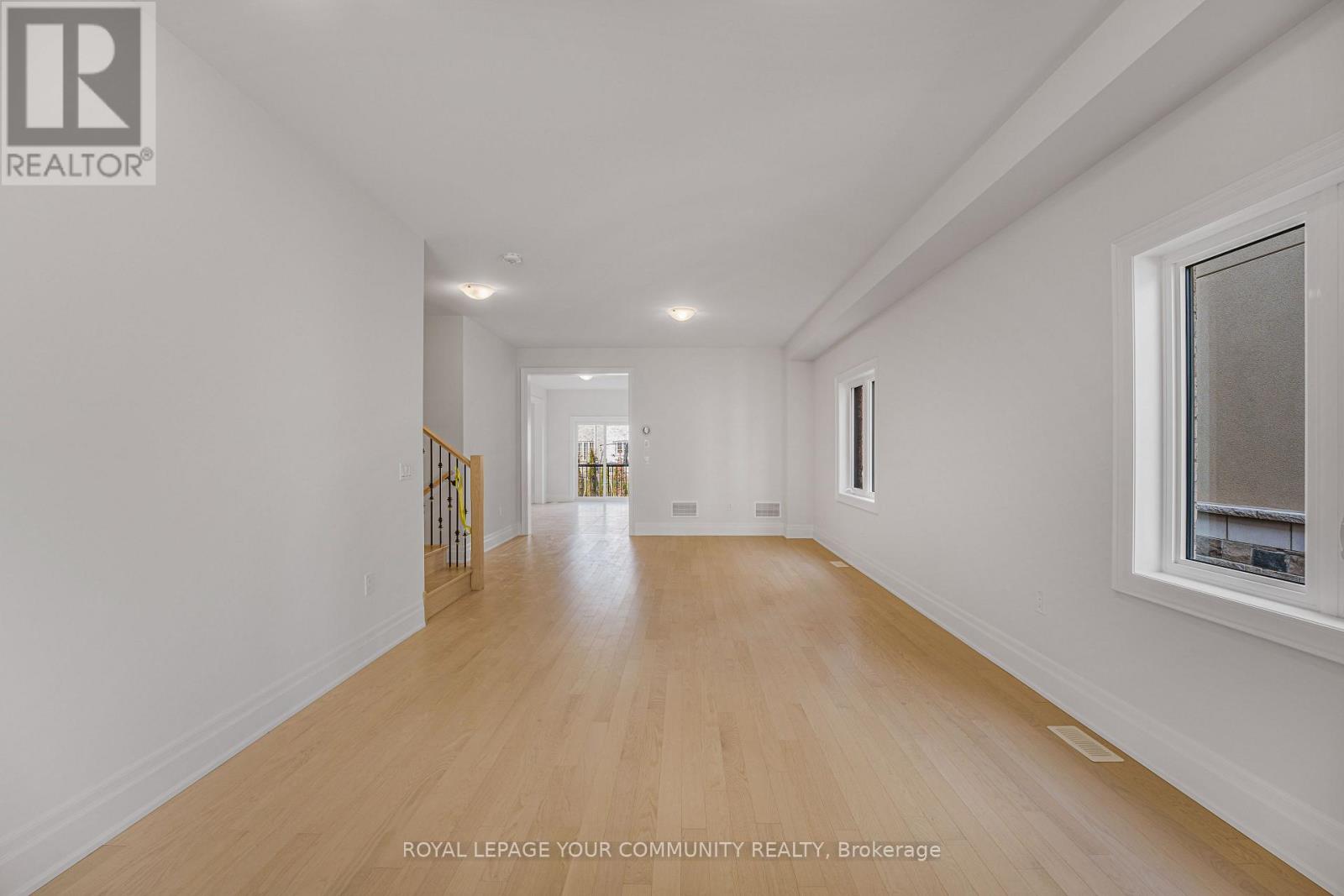 14 Donnybrook Court, Brampton, Ontario L7A 1Y2 - Photo 5 - W12595290