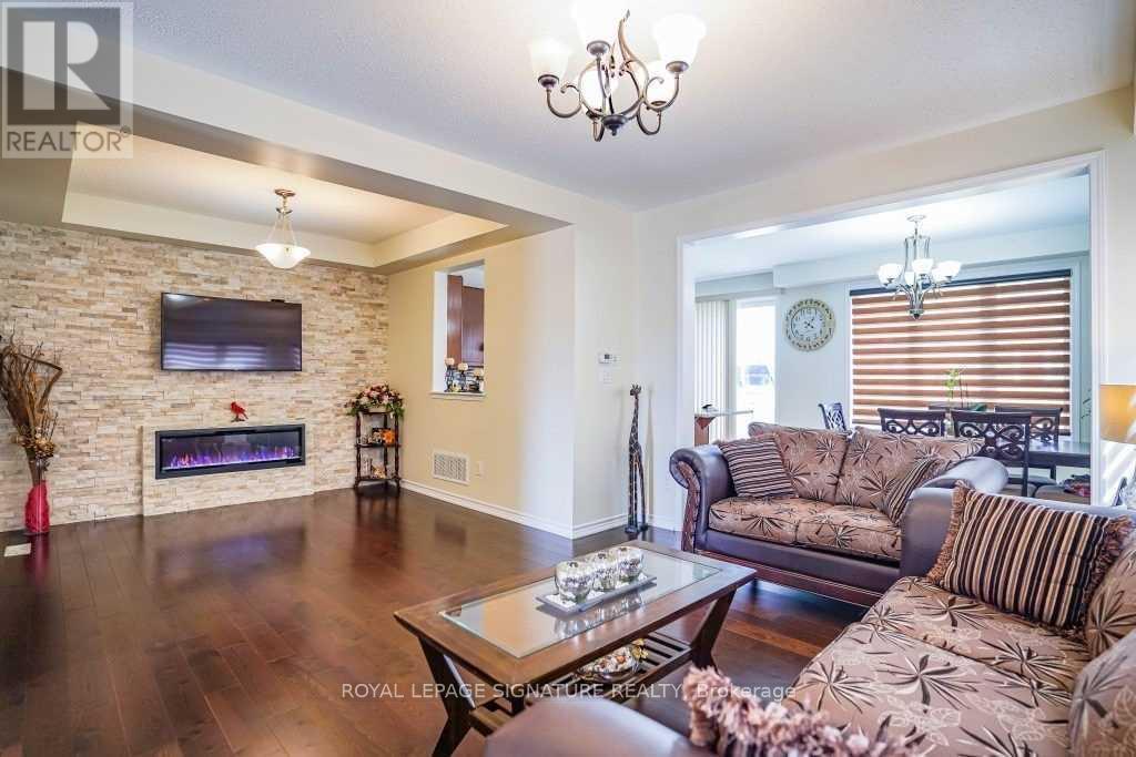 171 Buick Boulevard, Brampton, Ontario L7A 0Z1 - Photo 3 - W12595318