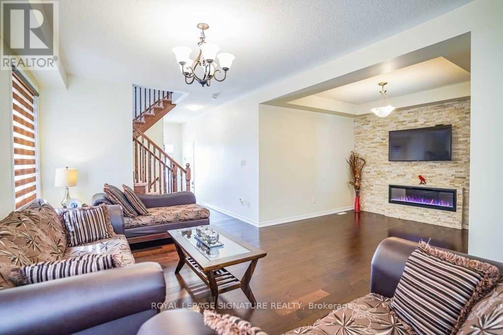 171 Buick Boulevard, Brampton, Ontario L7A 0Z1 - Photo 9 - W12595318