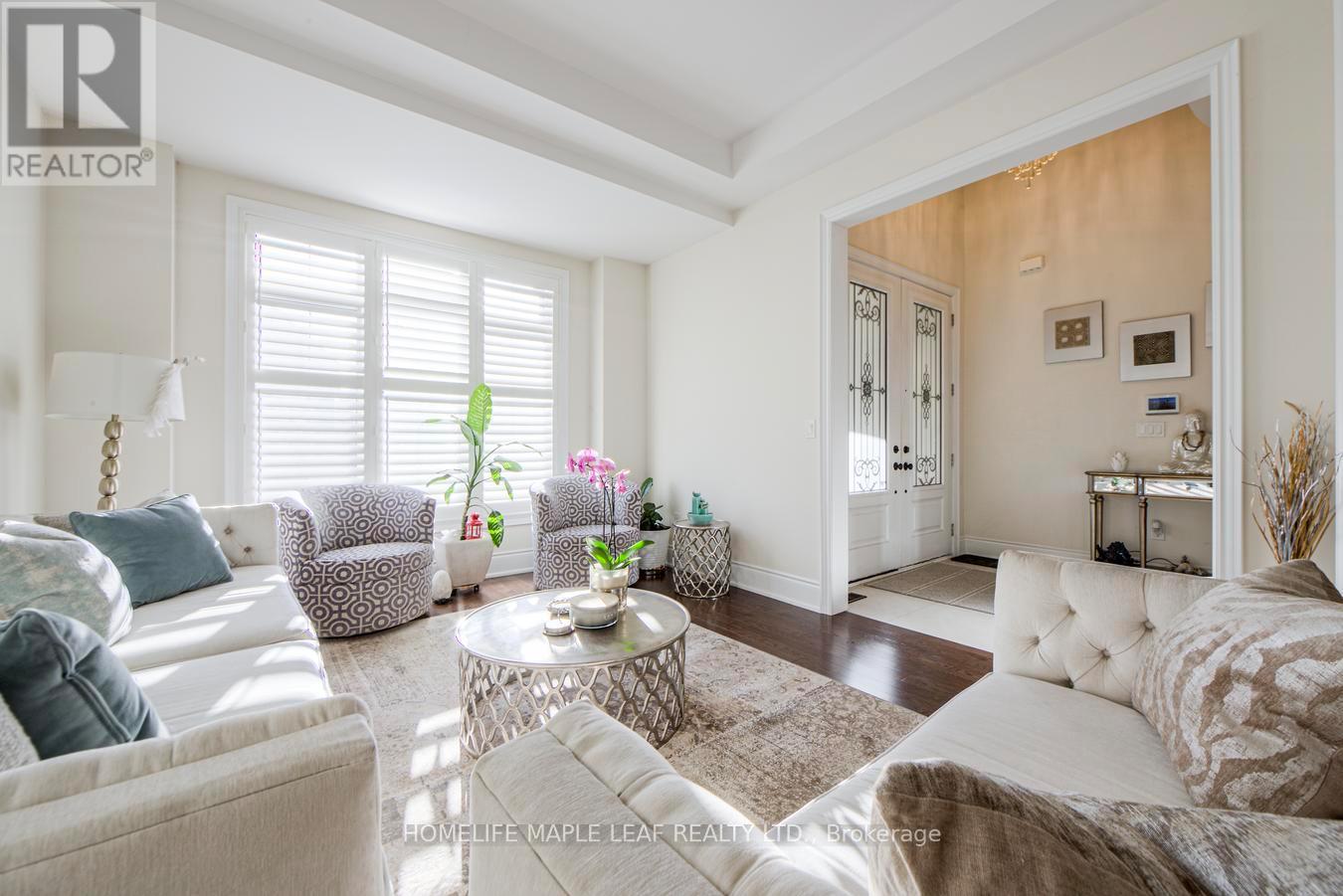 42 Foothills Crescent, Brampton, Ontario L6P 4G9 - Photo 10 - W12595350