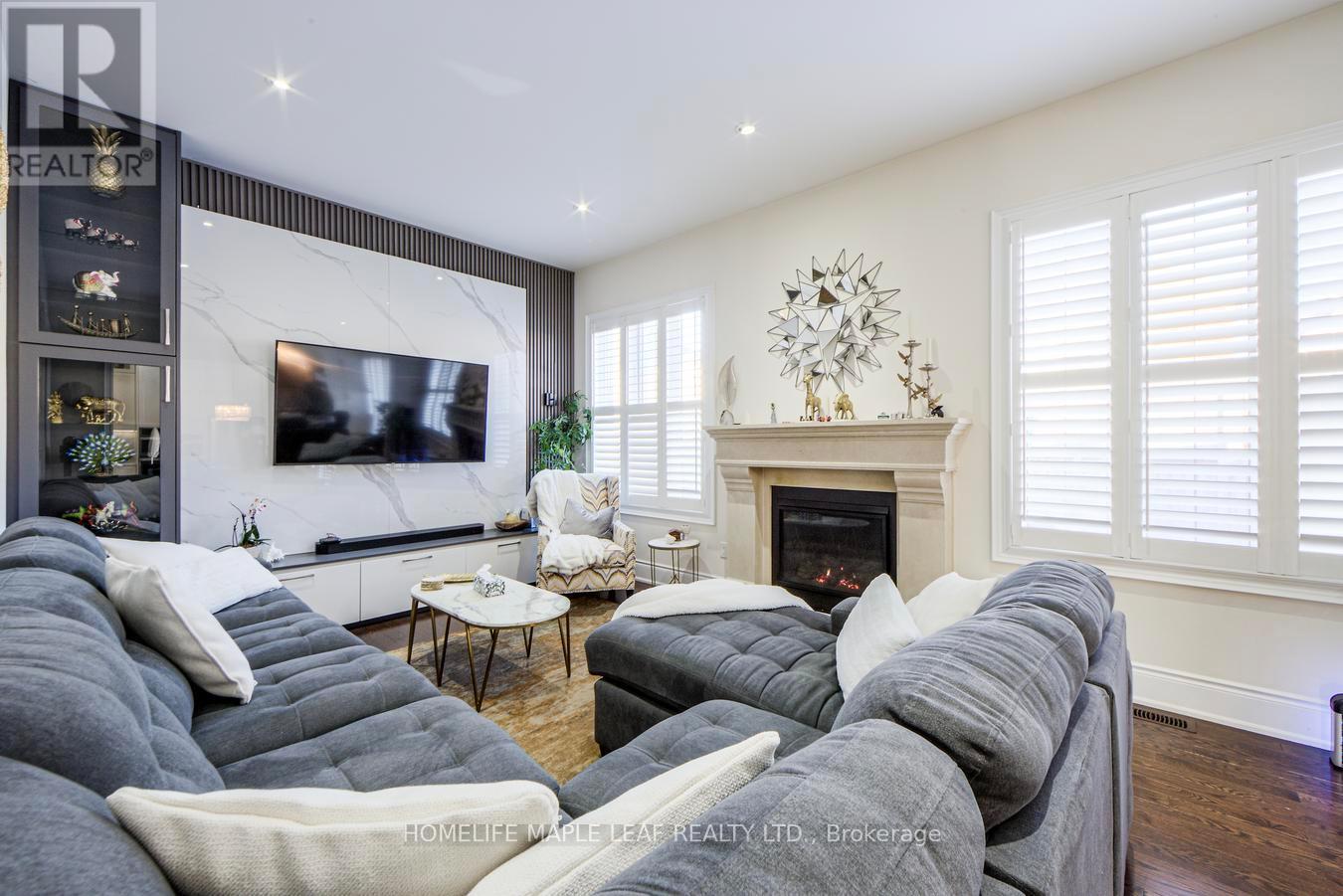 42 Foothills Crescent, Brampton, Ontario L6P 4G9 - Photo 17 - W12595350