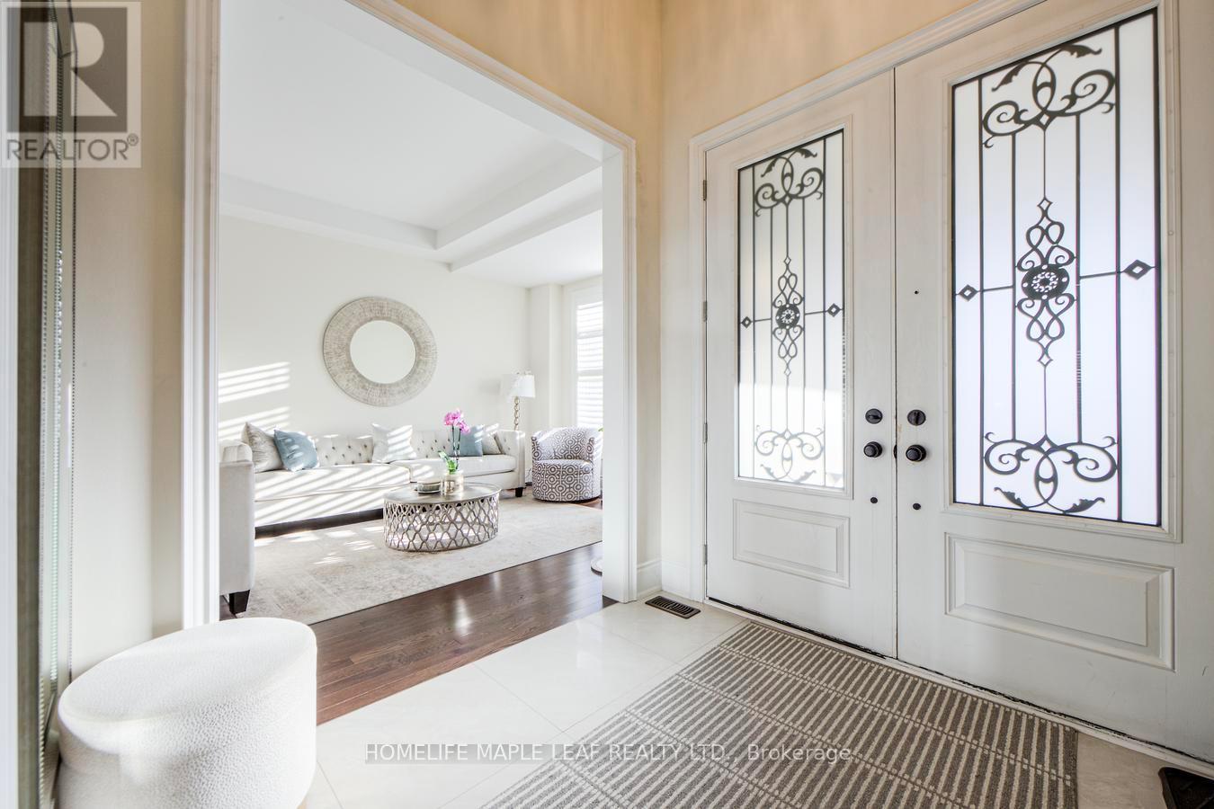 42 Foothills Crescent, Brampton, Ontario L6P 4G9 - Photo 5 - W12595350