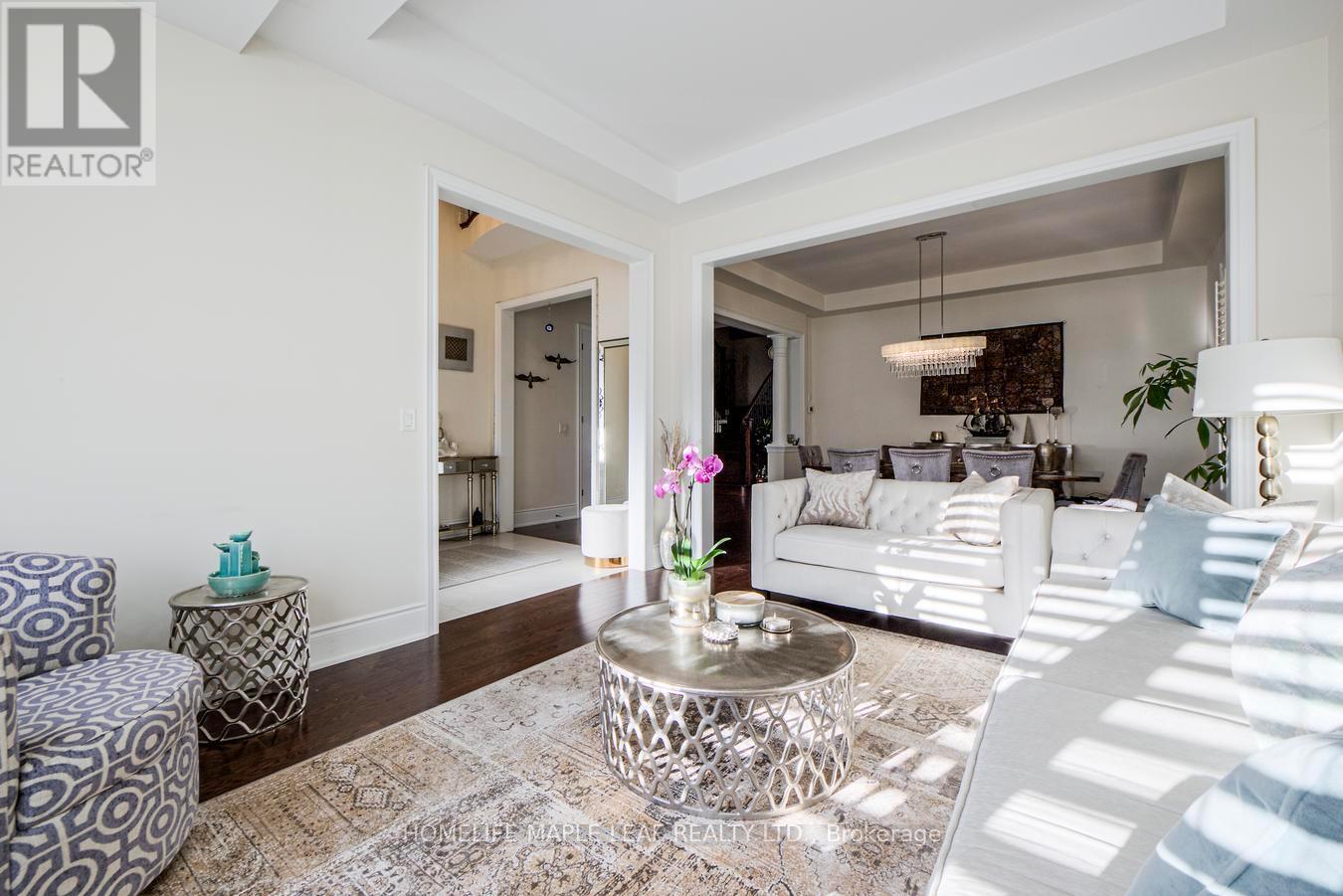 42 Foothills Crescent, Brampton, Ontario L6P 4G9 - Photo 9 - W12595350