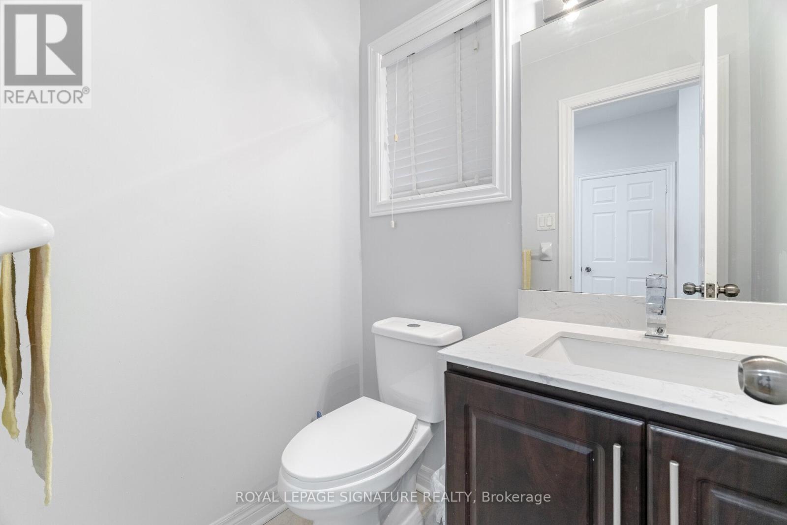 443 Comiskey Crescent, Mississauga, Ontario L5W 0C7 - Photo 21 - W12595372