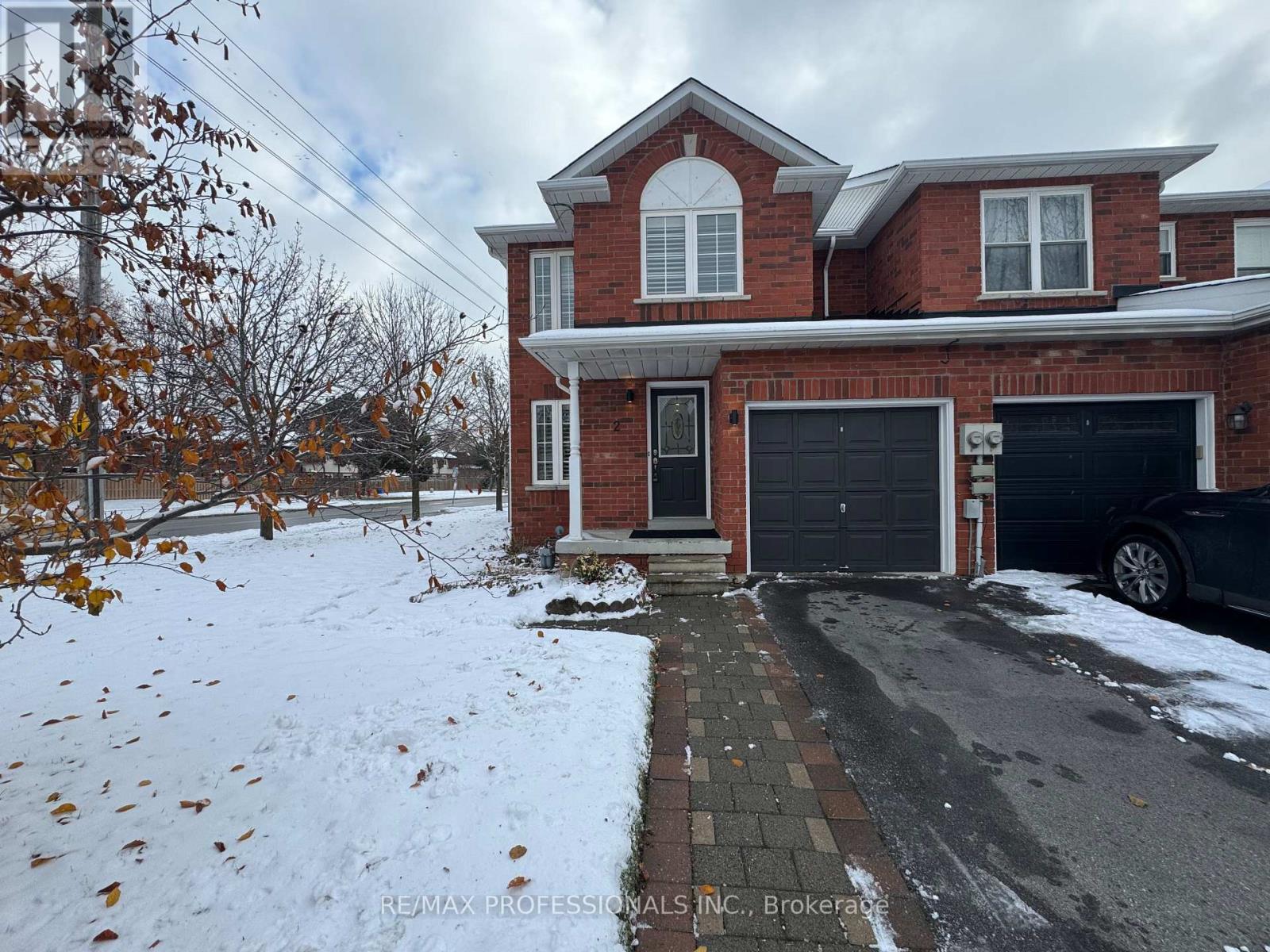 2 DAWSON CRESCENT, Milton, Ontario