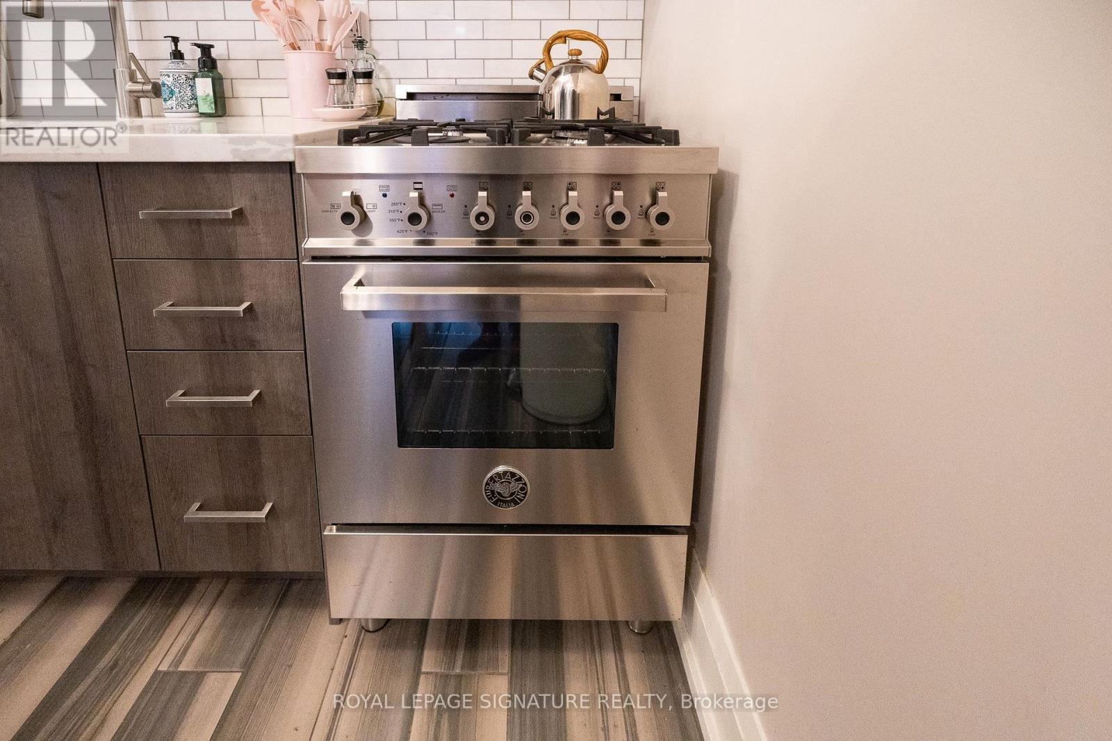 Lower - 398 Westmoreland Avenue N, Toronto, Ontario  M6H 3A7 - Photo 10 - W12595388