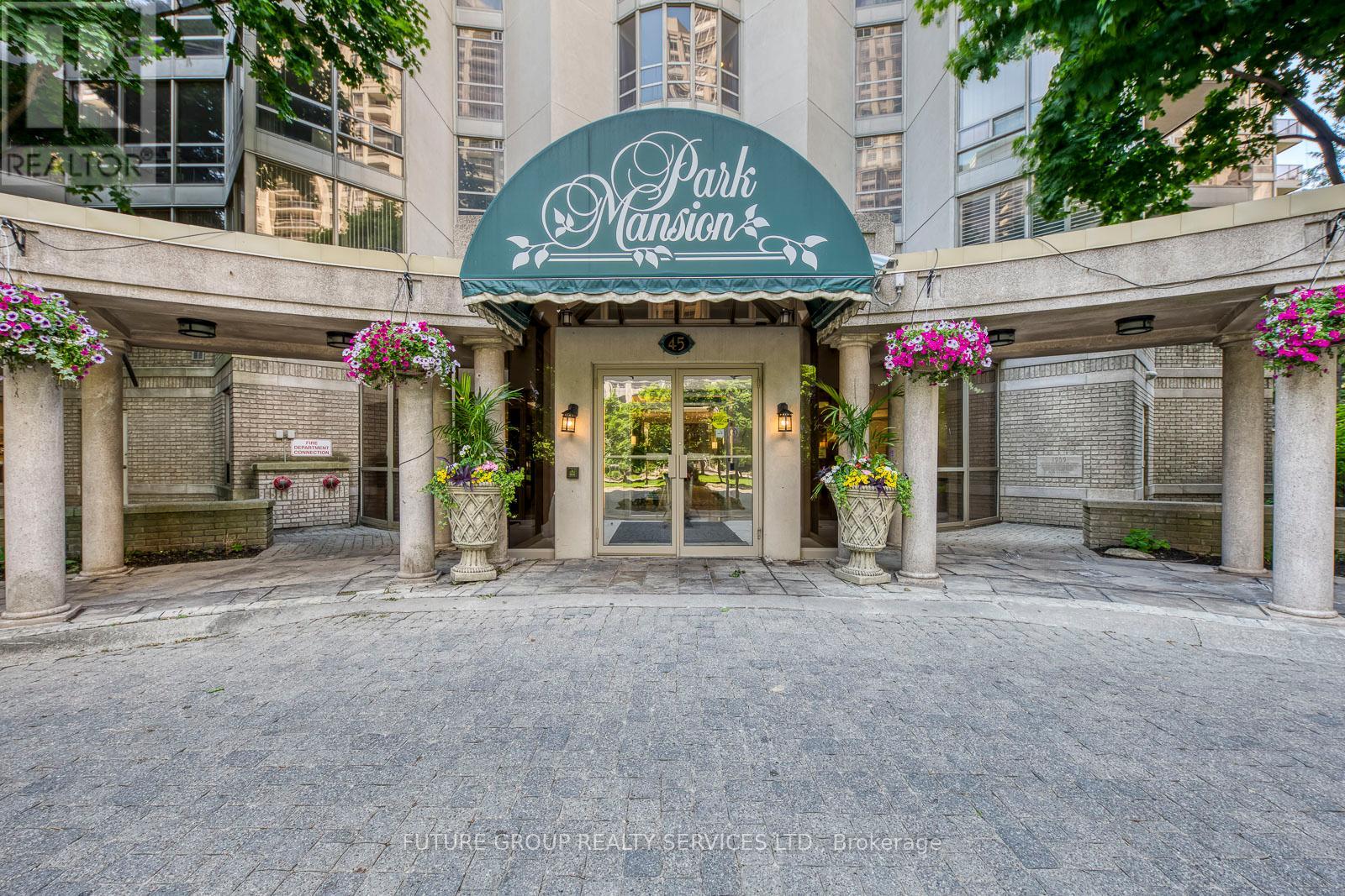 1607 - 45 Kingsbridge Garden Circle, Mississauga, Ontario L5R 3K4 - Photo 2 - W12595424