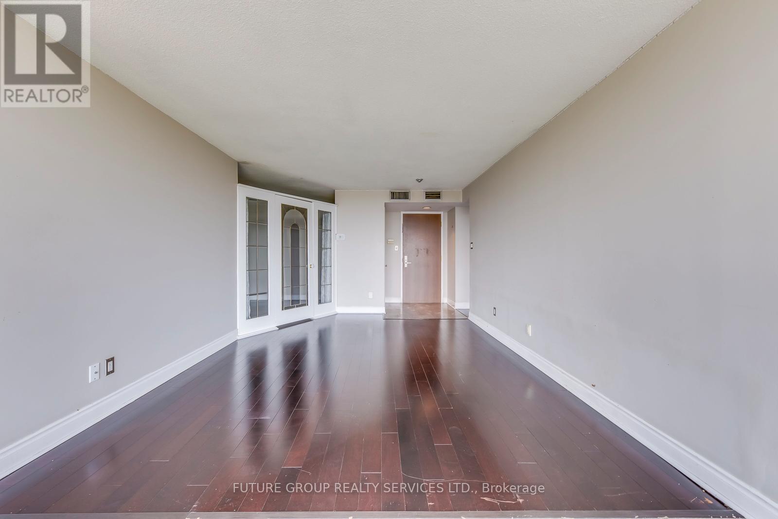 1607 - 45 Kingsbridge Garden Circle, Mississauga, Ontario L5R 3K4 - Photo 3 - W12595424