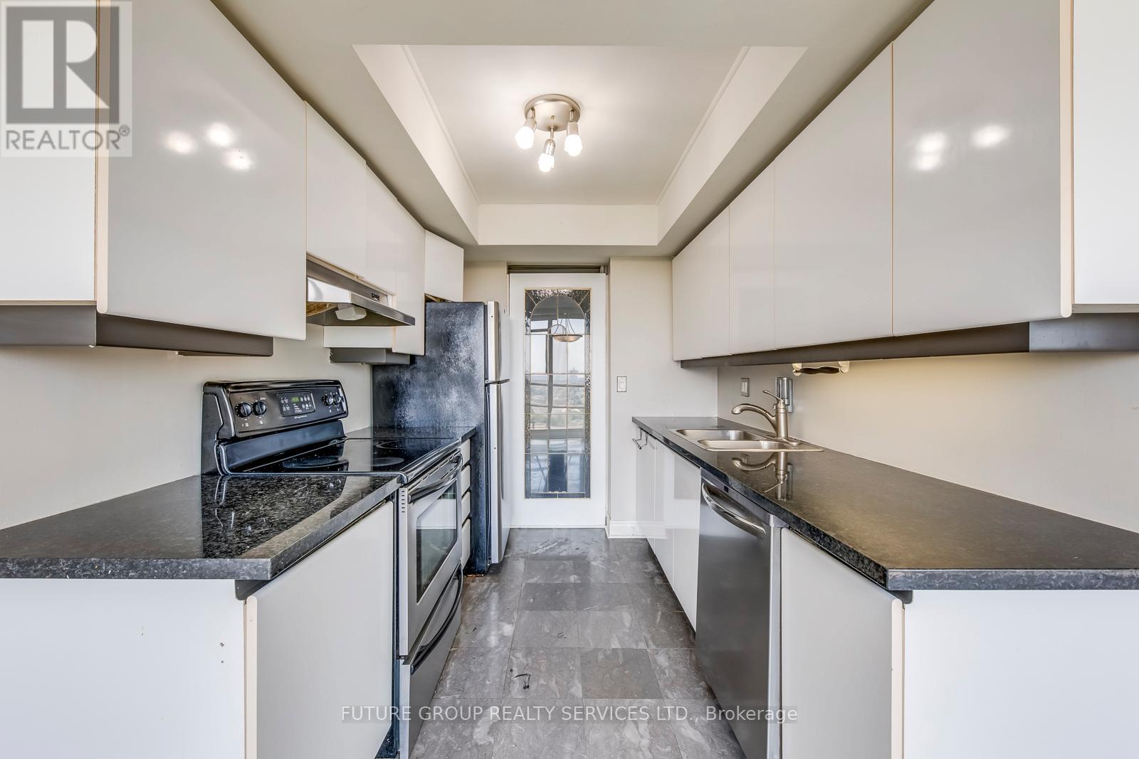 1607 - 45 Kingsbridge Garden Circle, Mississauga, Ontario L5R 3K4 - Photo 9 - W12595424