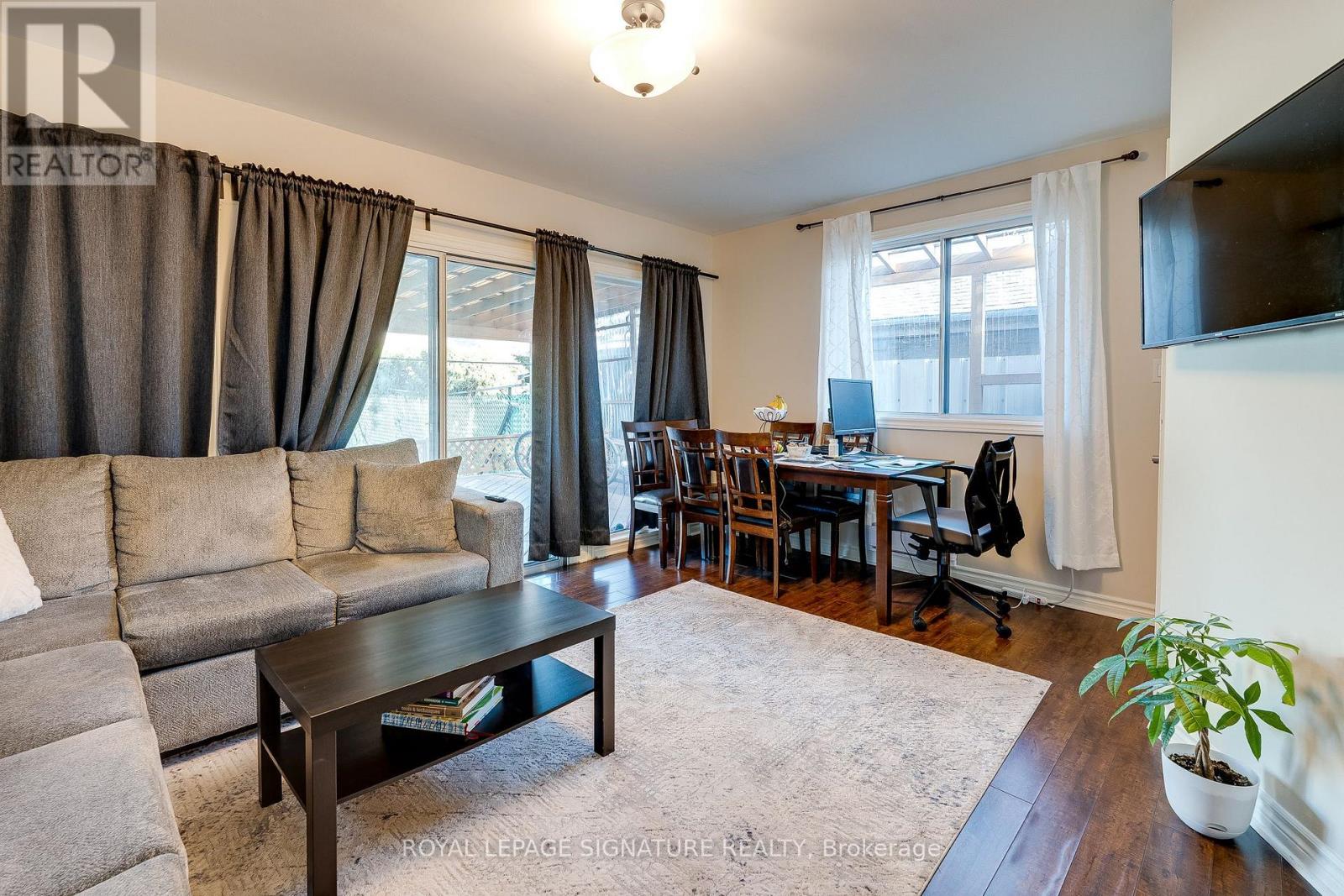 Main - 20 Portland Street, Toronto, Ontario  M8Y 1A5 - Photo 10 - W12595426
