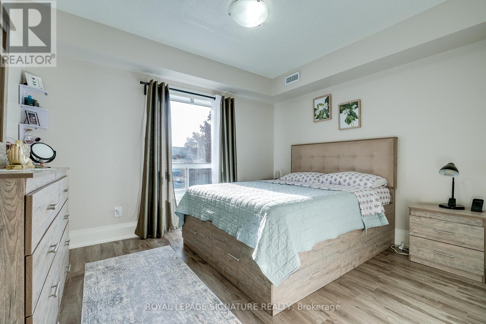 Main - 20 Portland Street, Toronto, Ontario  M8Y 1A5 - Photo 3 - W12595426