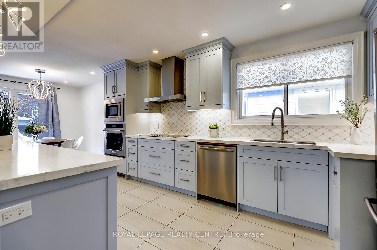 1416 Monaghan Circle, Mississauga, Ontario  L5C 1R8 - Photo 15 - W12595470