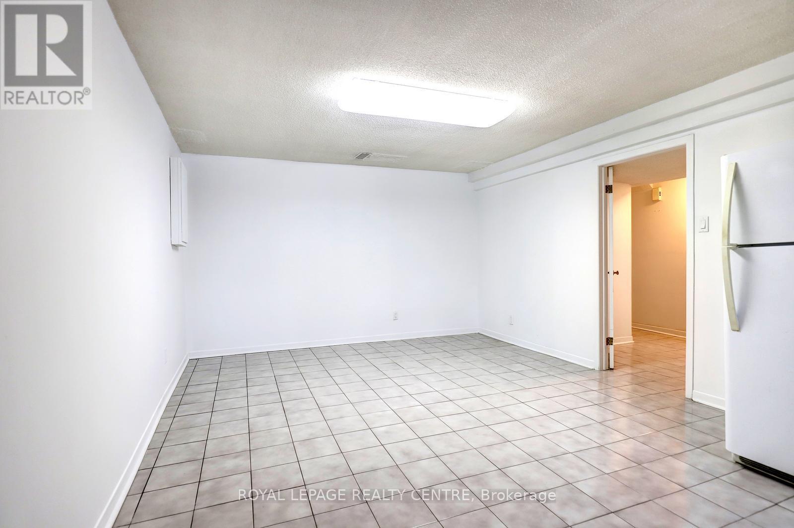 1416 Monaghan Circle, Mississauga, Ontario  L5C 1R8 - Photo 35 - W12595470