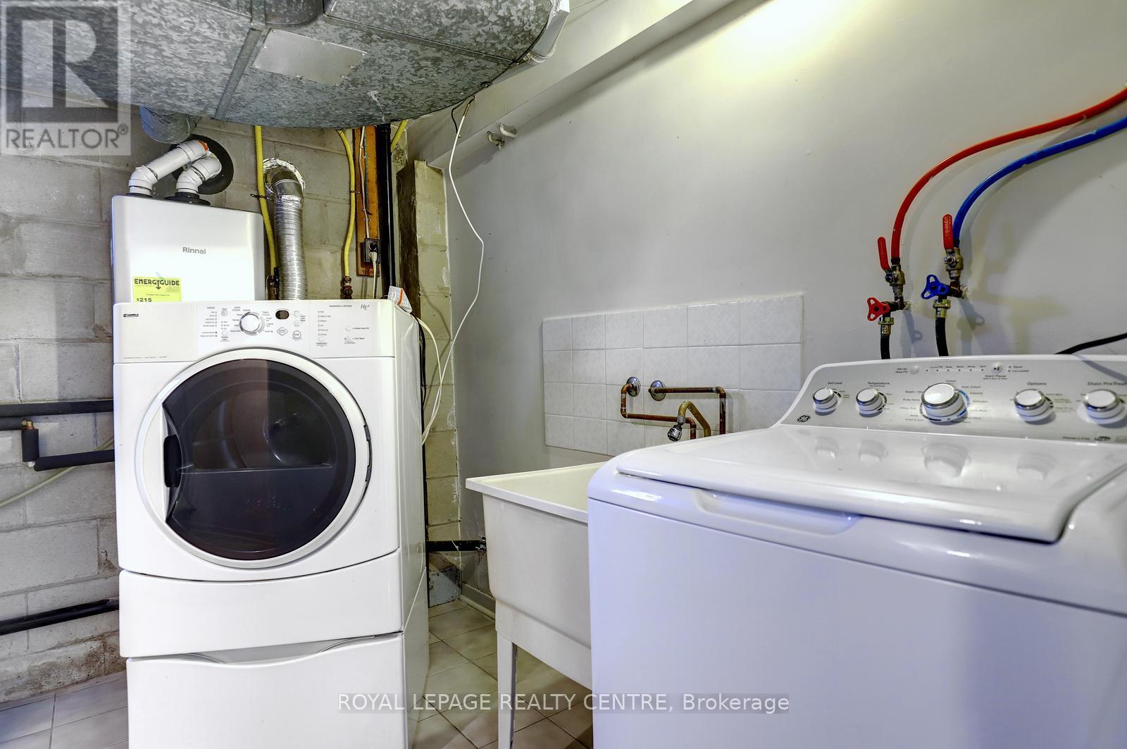 1416 Monaghan Circle, Mississauga, Ontario  L5C 1R8 - Photo 36 - W12595470