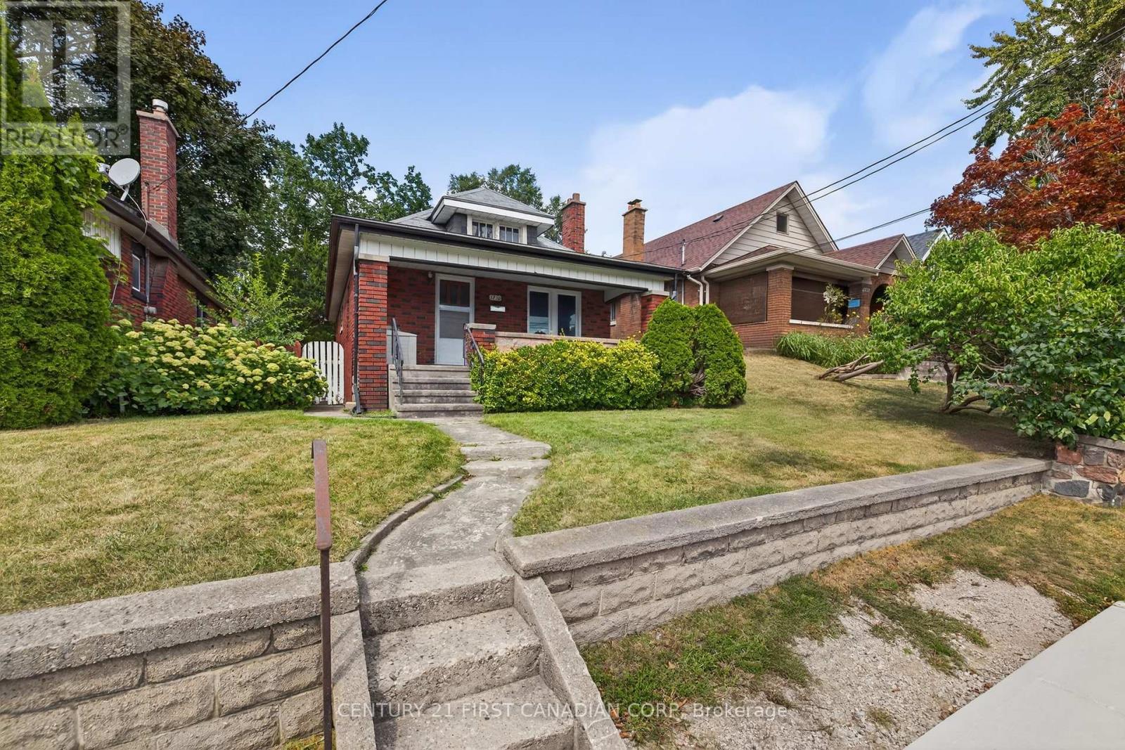 1230 Dundas Street, London East, Ontario  N5W 3B2 - Photo 3 - X12448814