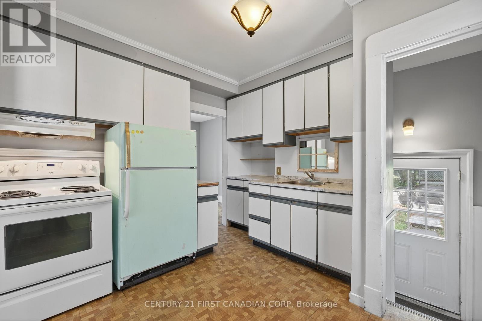 Photo 12 of 39 for 1230 Dundas Street