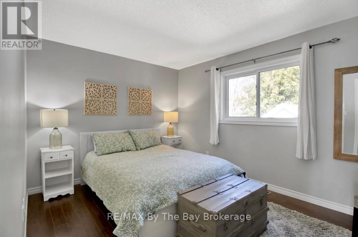 79 Fernbrook Drive, Wasaga Beach, Ontario L9Z 1G5 - Photo 11 - S12595536