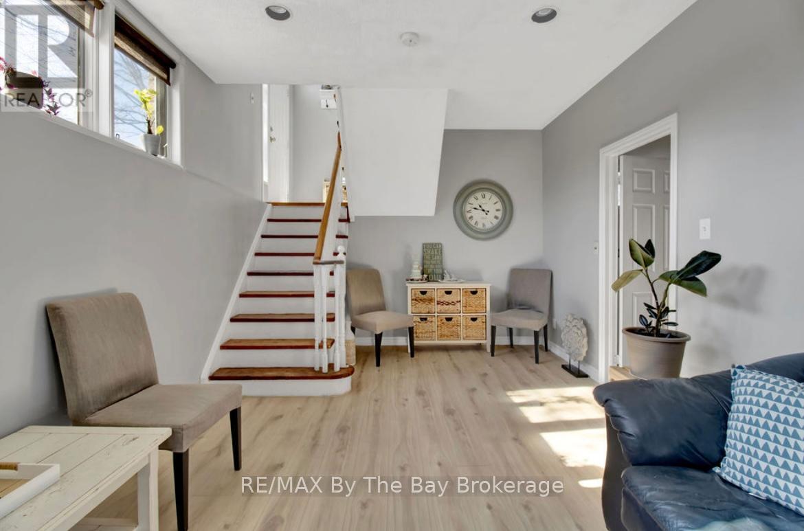 79 Fernbrook Drive, Wasaga Beach, Ontario L9Z 1G5 - Photo 19 - S12595536