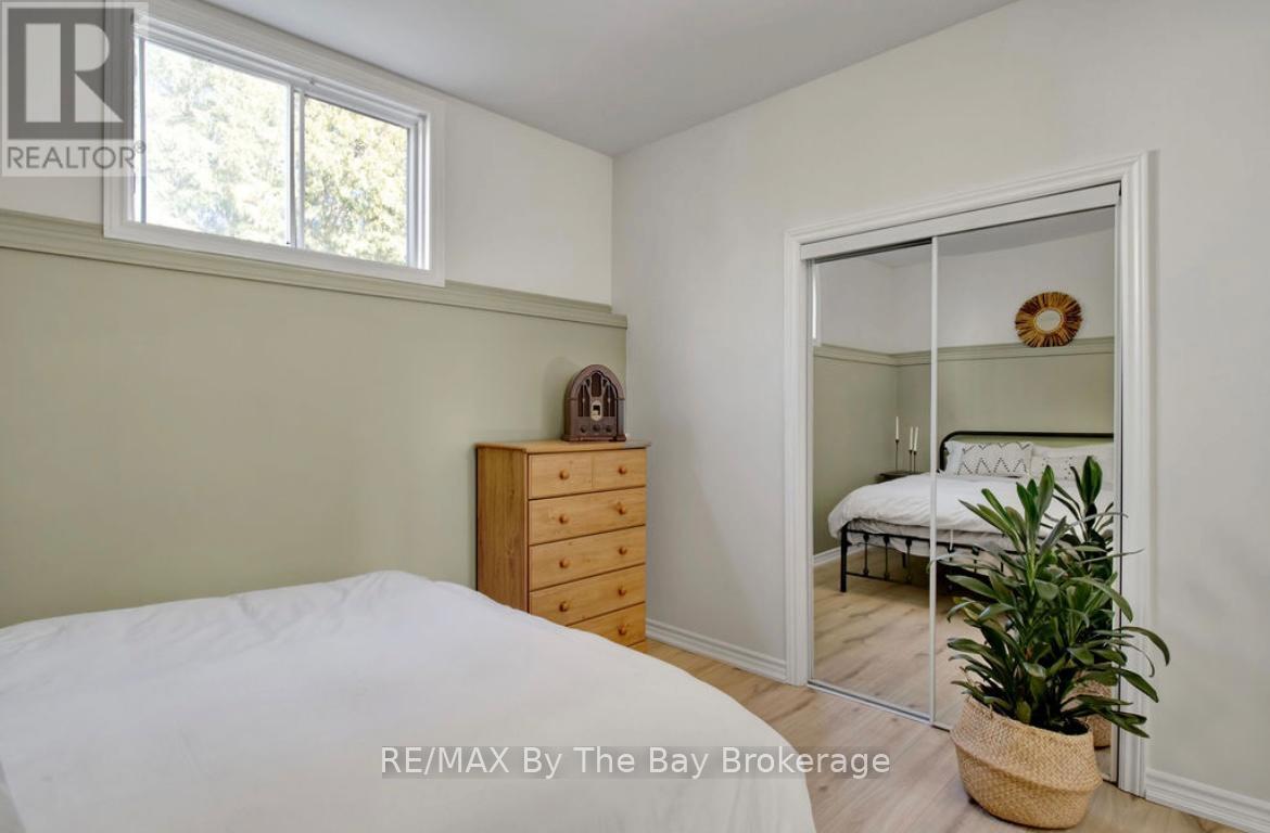 79 Fernbrook Drive, Wasaga Beach, Ontario L9Z 1G5 - Photo 24 - S12595536