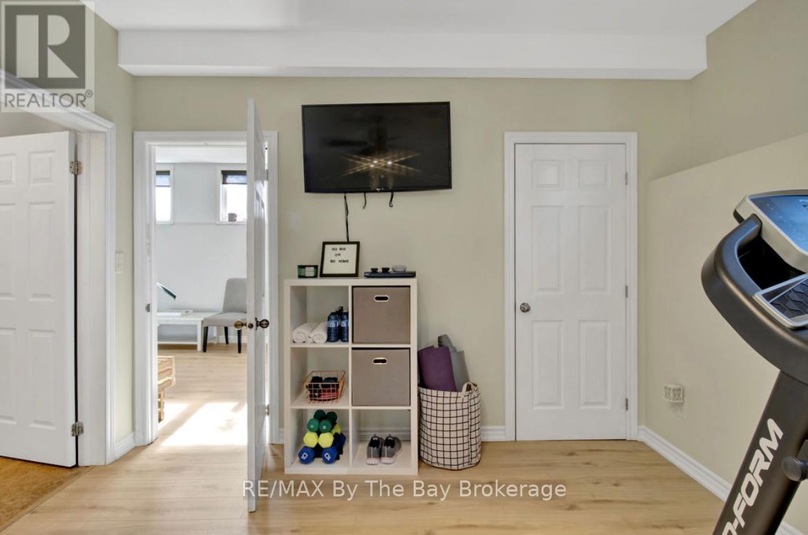 79 Fernbrook Drive, Wasaga Beach, Ontario L9Z 1G5 - Photo 27 - S12595536