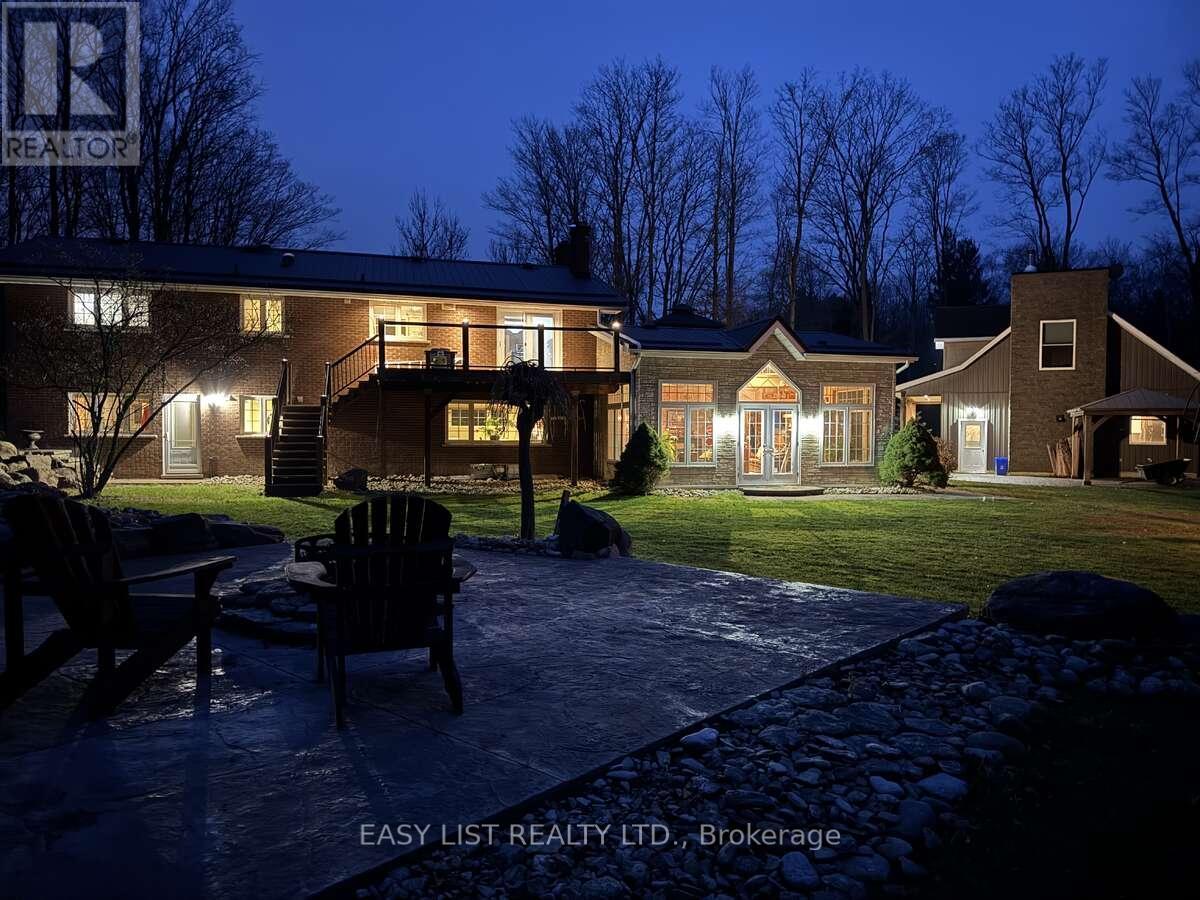 1078 Berletts Road, Wilmot, Ontario  N0B 2L0 - Photo 4 - X12595308